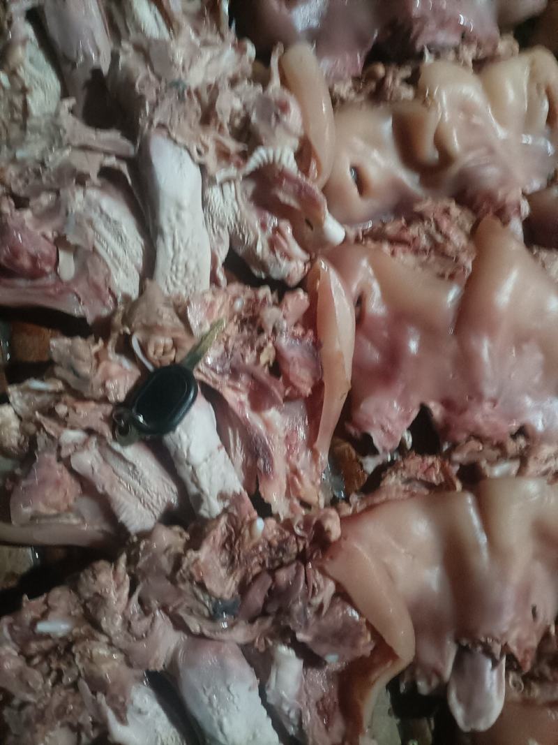 全熟去骨乳牛头肉，单个二三斤左右，瘦度高