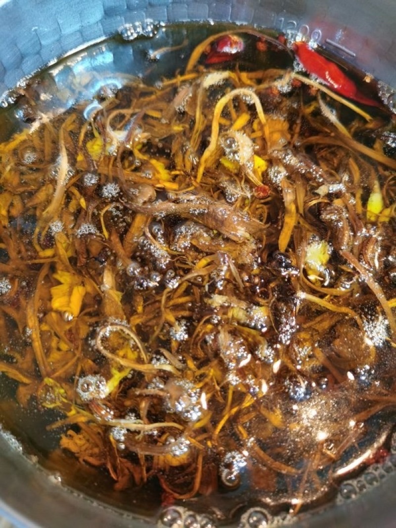 云南特产鸡枞菌油鸡枞产地货源亲自炸大量加工量大从优