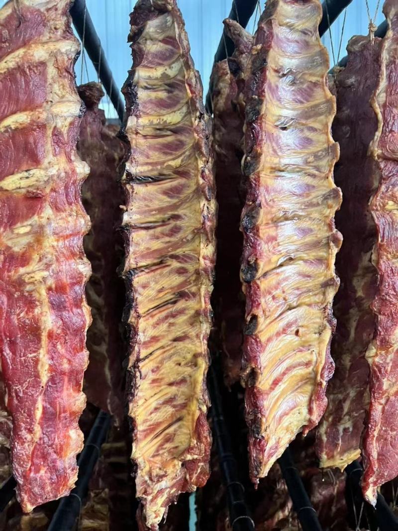 便宜五花腊肉，三角腊排，精品寸排，常年现货