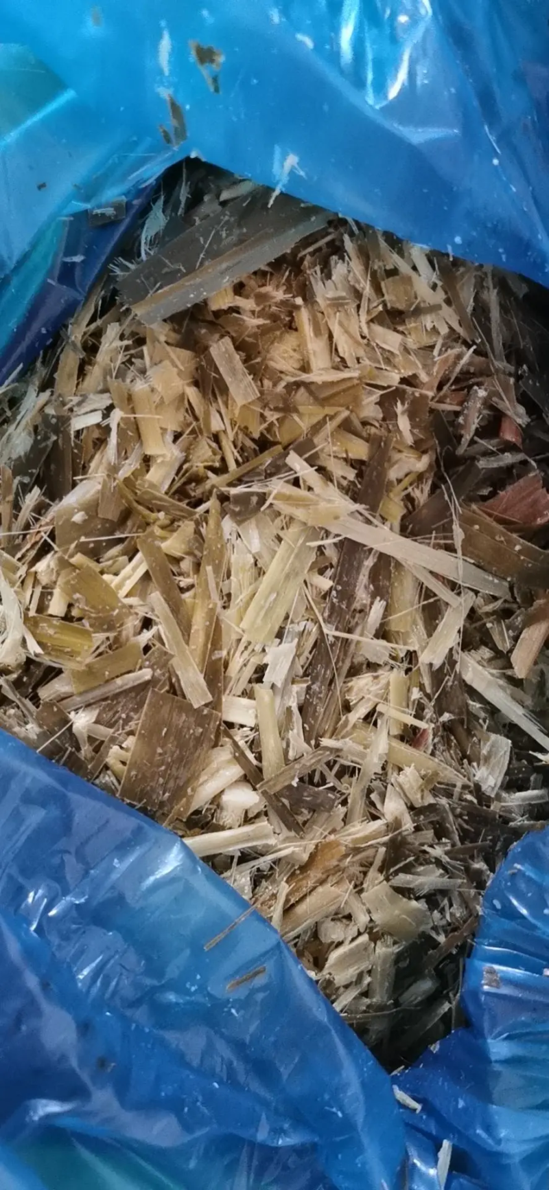 草料产地直发货源充足诚信经营欢迎来电咨询，可视频看货