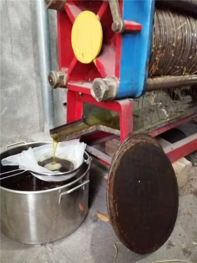 山茶油，农家手工自榨，放心品质，一手货源，欢迎来电咨询