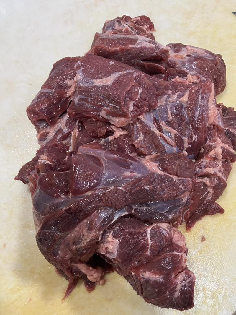 微调理牛前部位肉品质优良质量稳定，卤肉面馆食堂的佳品
