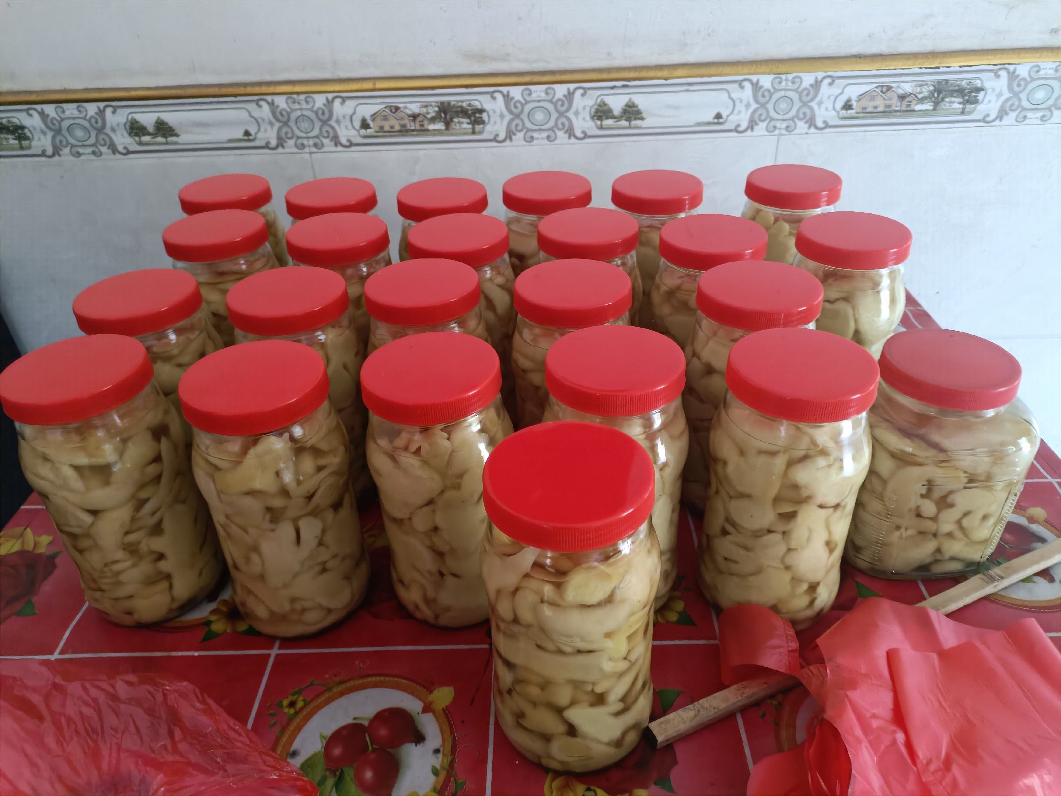 浸子姜装罐过程