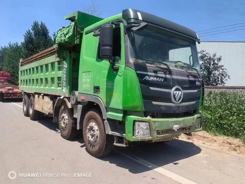 自卸车