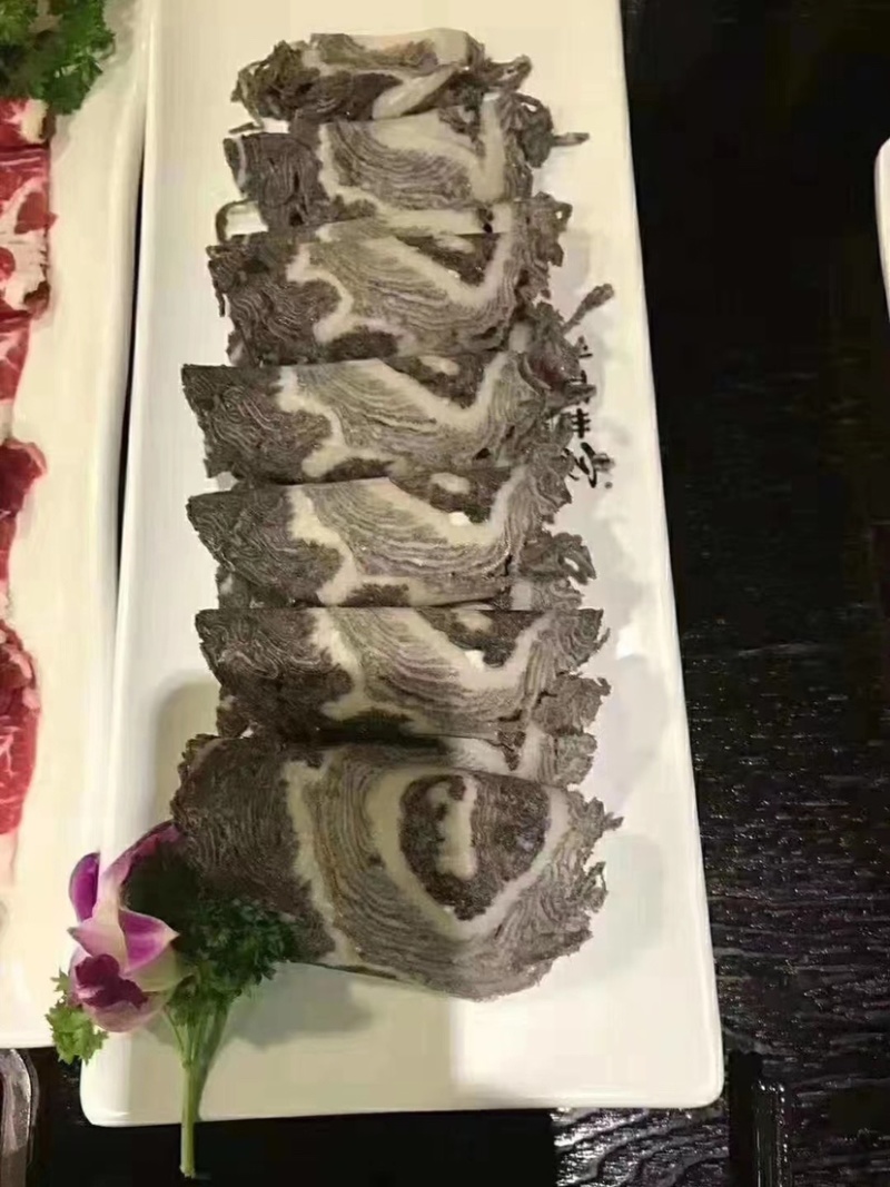 牛百叶，5斤一卷，清洗干净无需二次加工可直接切片上盘。
