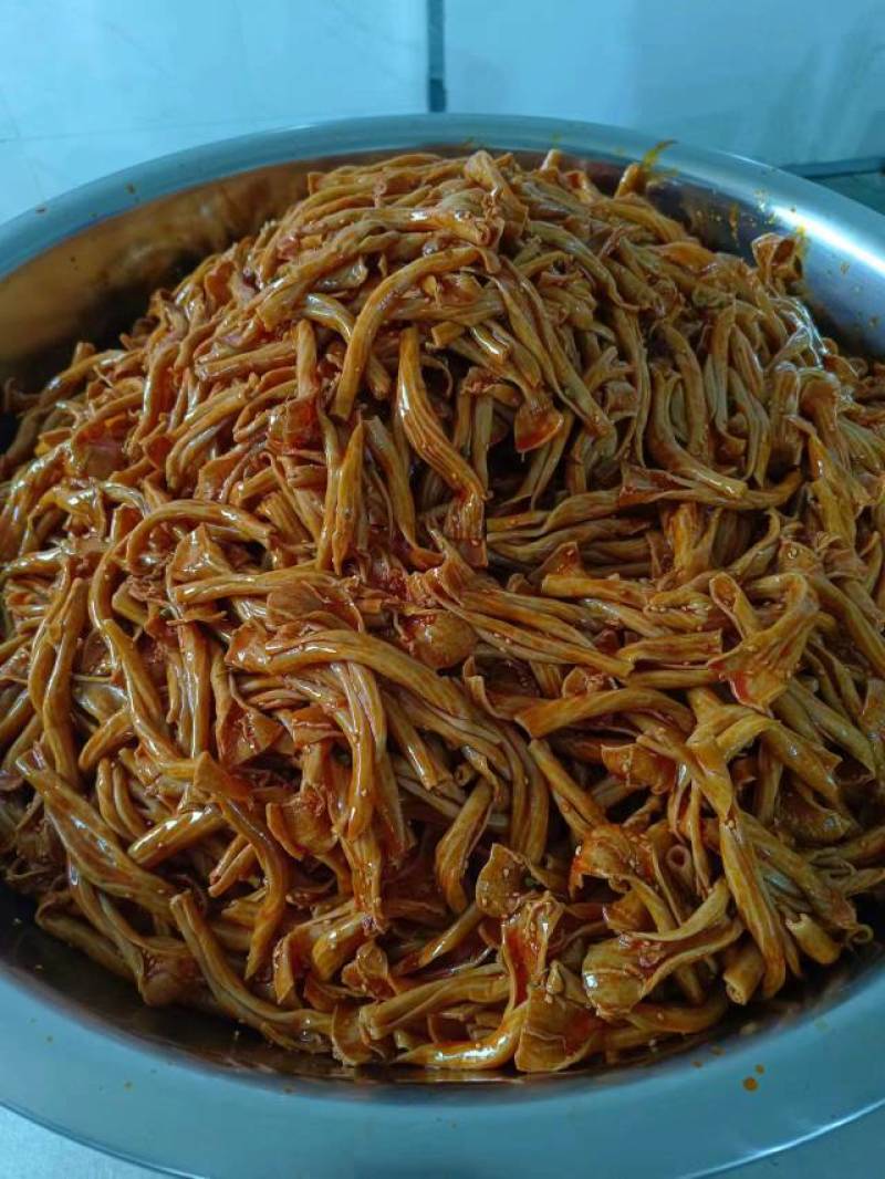 郑州优质卤味熟食，口味超棒，香辣鸭板肠、香辣肚丝
