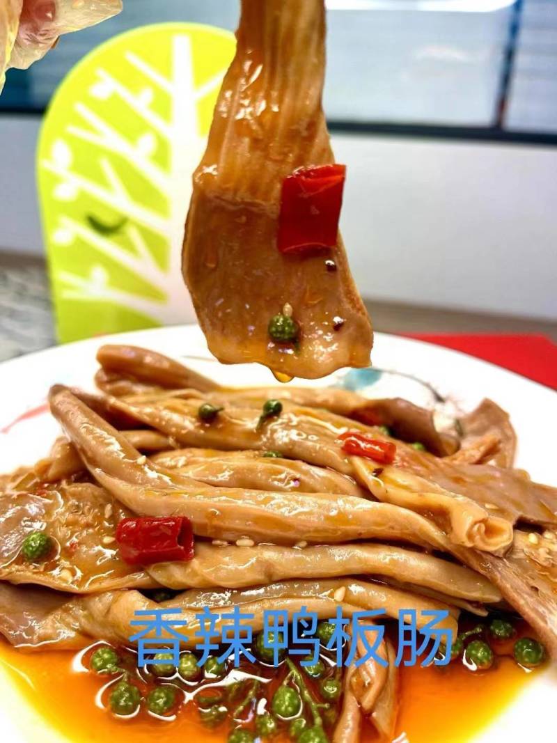 郑州优质卤味熟食，口味超棒，香辣鸭板肠、香辣肚丝