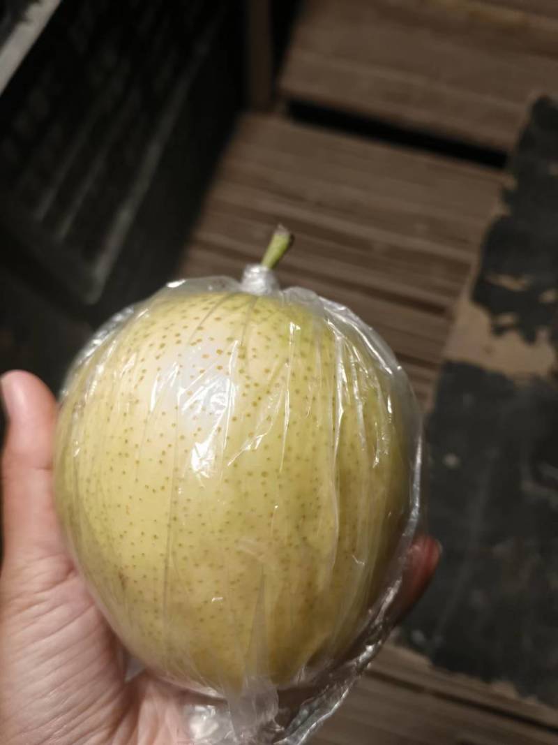 【精选】膜皇冠梨口感脆甜规格齐全价格优惠产地直发