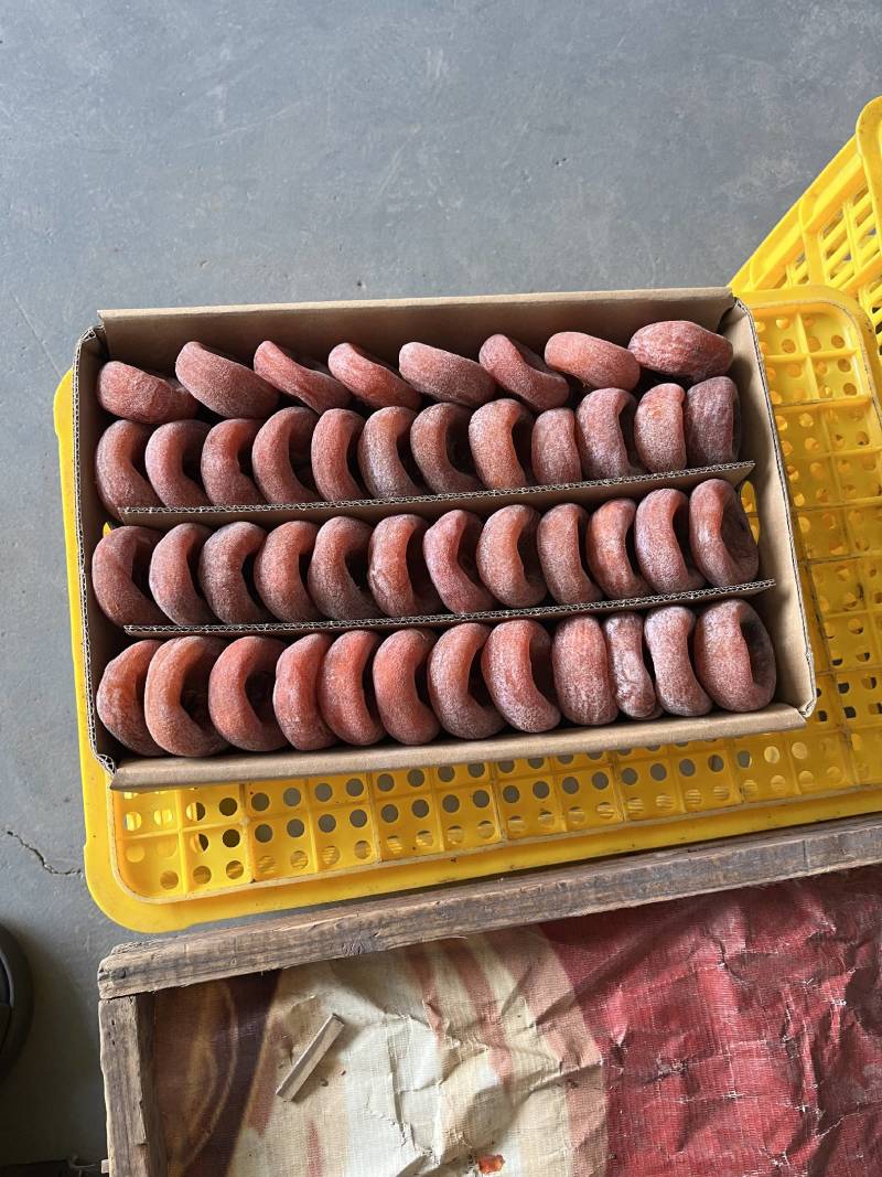 广西桂林恭城平乐柿饼源头加工厂圆饼吊饼优质商超批发电柿饼