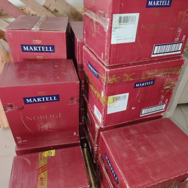 酒吧倒闭大量洋酒名仕清仓处理