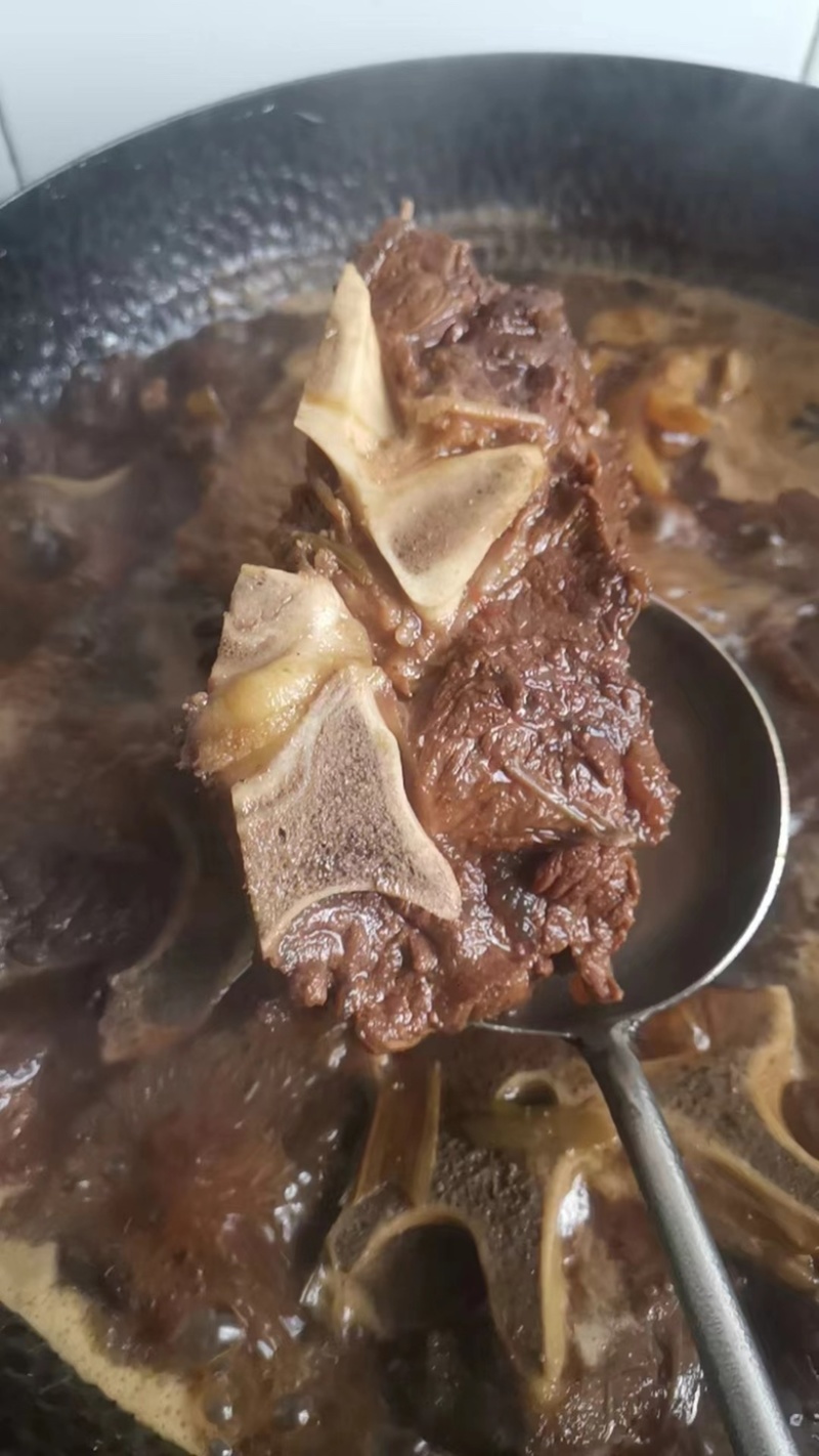 国产纯干满肉牛脖骨，品质保证，大量有货，欢迎来电咨询
