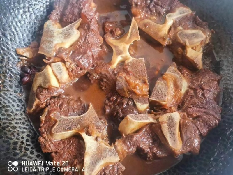 国产纯干满肉牛脖骨，品质保证，大量有货，欢迎来电咨询