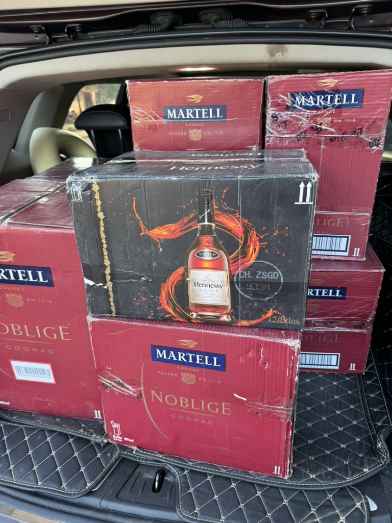 酒吧处理大量名仕轩尼诗出售