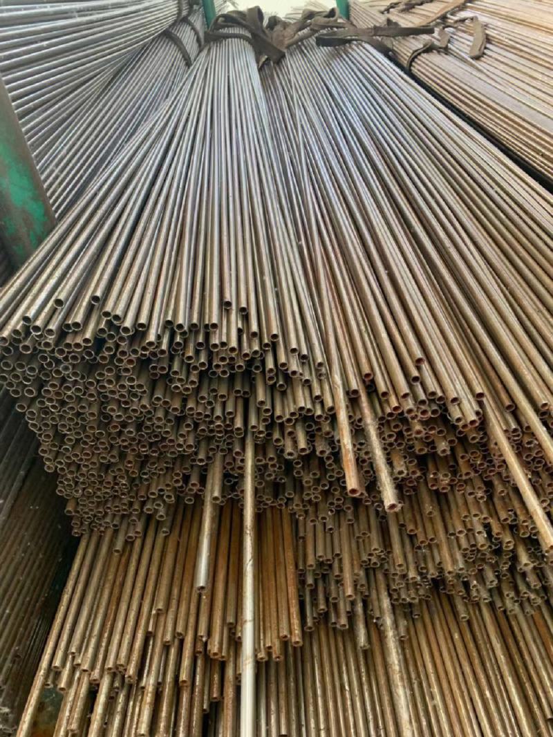 大量供应各种钢材，精密无缝钢管，厂家直销