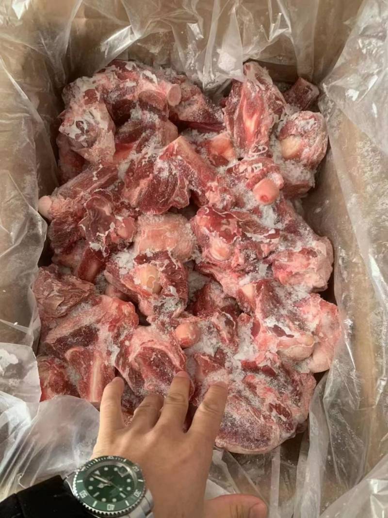 带肉羊棒骨