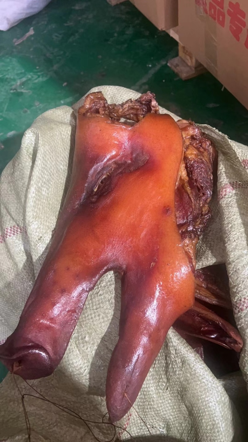 去骨腊半边猪头（腊肉香肠源头工厂量大从优）