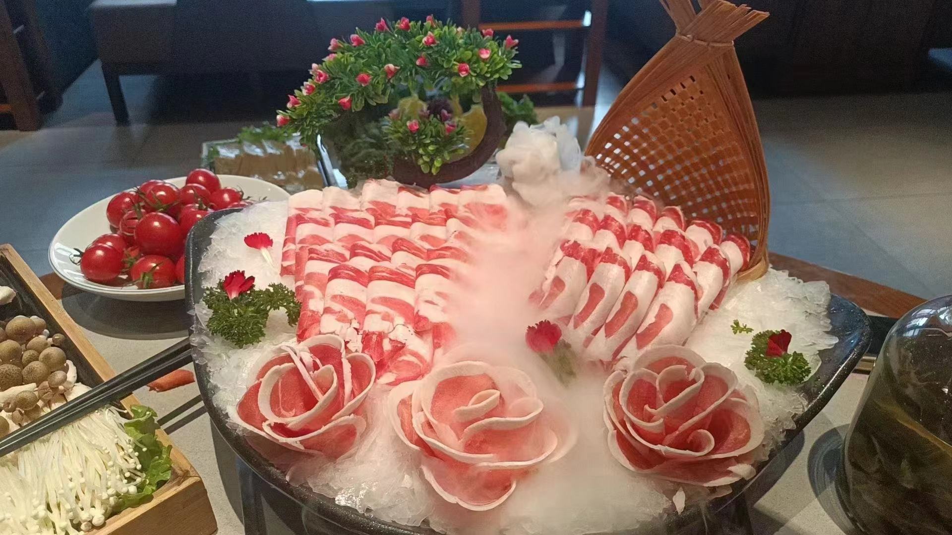 白条羊肉切片与火锅搭配图