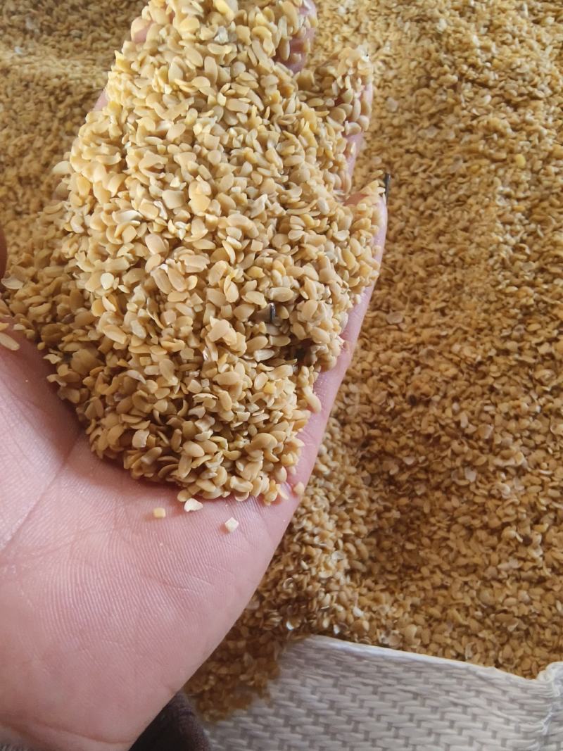碎黄豆，豆瓣，上地肥料豆，养殖饲料豆，榨油压饼膨化