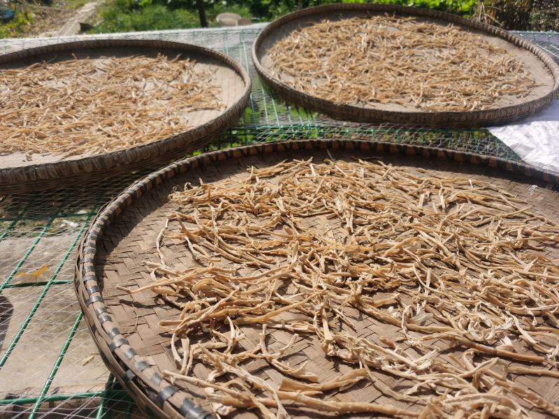 2025年雷竹笋干，盐水煮晒干真空袋包装每袋净重70g。