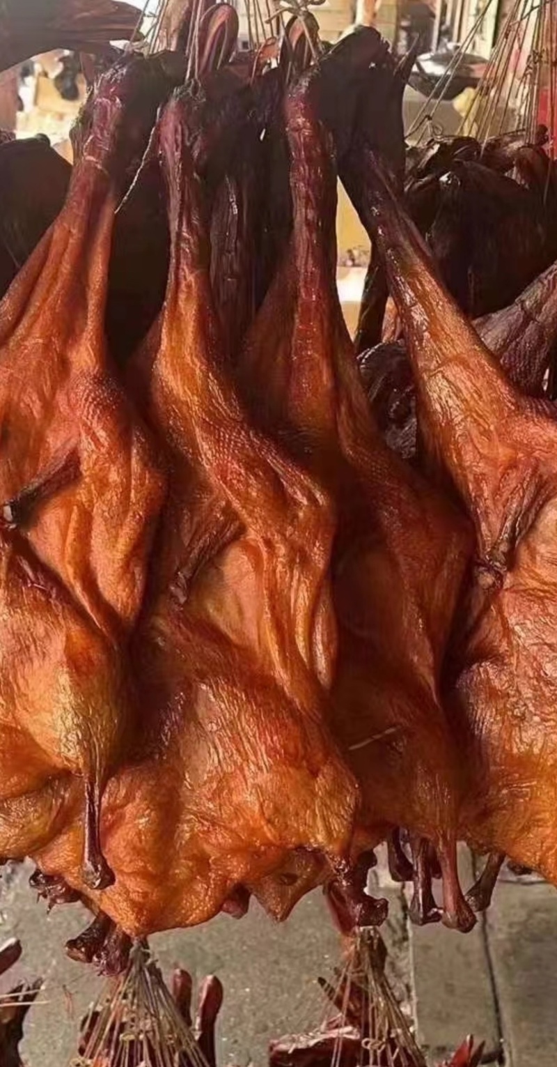 烟熏纯干板鸭（源头工厂一手货源腊肉香肠批发）