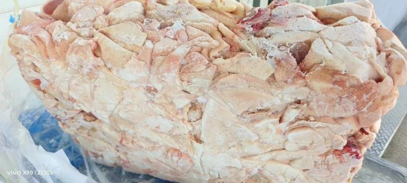 肉鸡鸡腿碎皮
