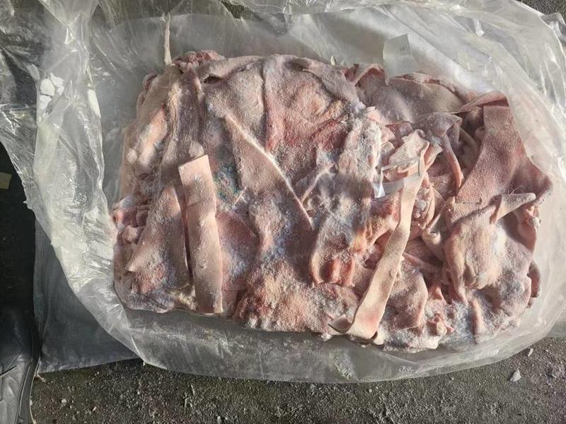 东北精品猪碎皮，厂家直销，保质保量，欢迎选购