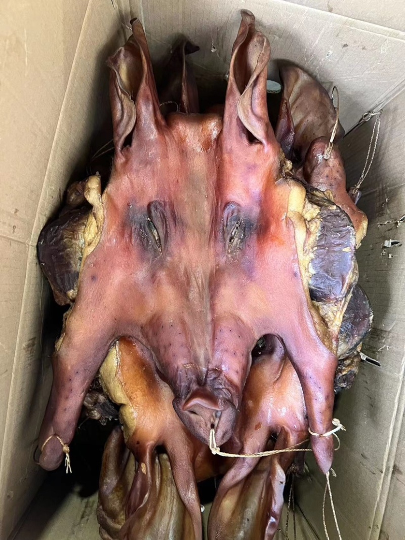 烟熏猪耳朵猪脚猪脸猪拱嘴儿五花腊肉小香猪排