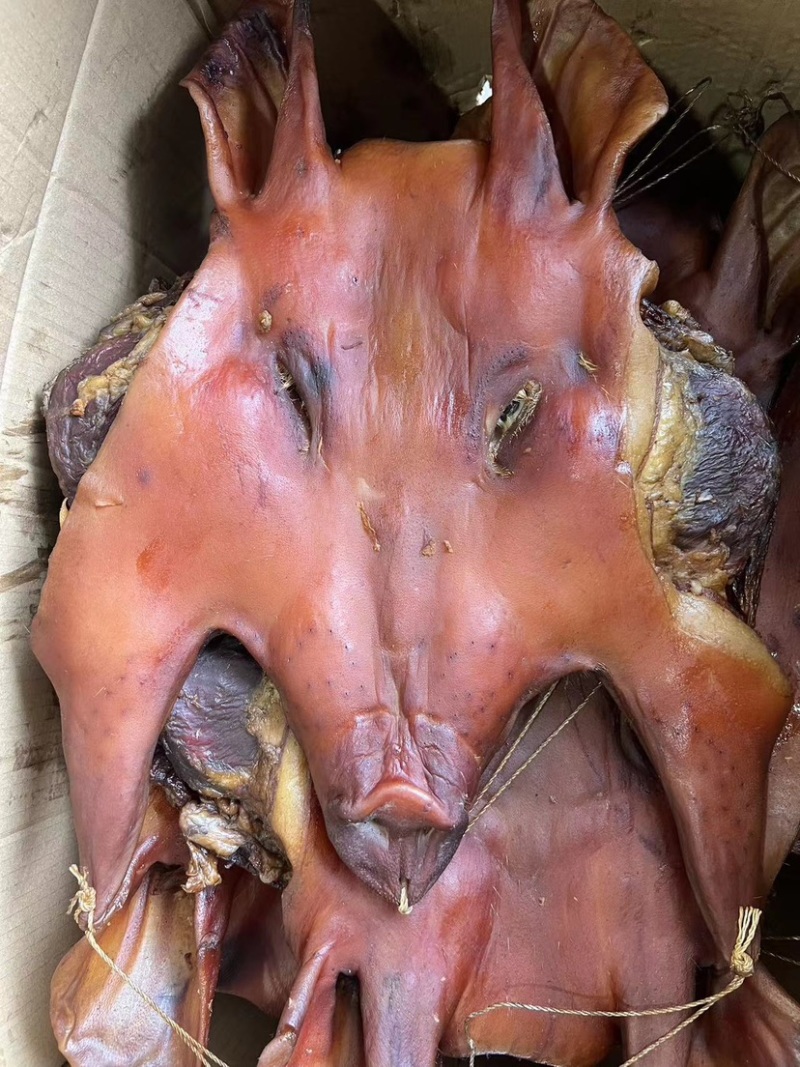 烟熏猪耳朵猪脚猪脸猪拱嘴儿五花腊肉小香猪排