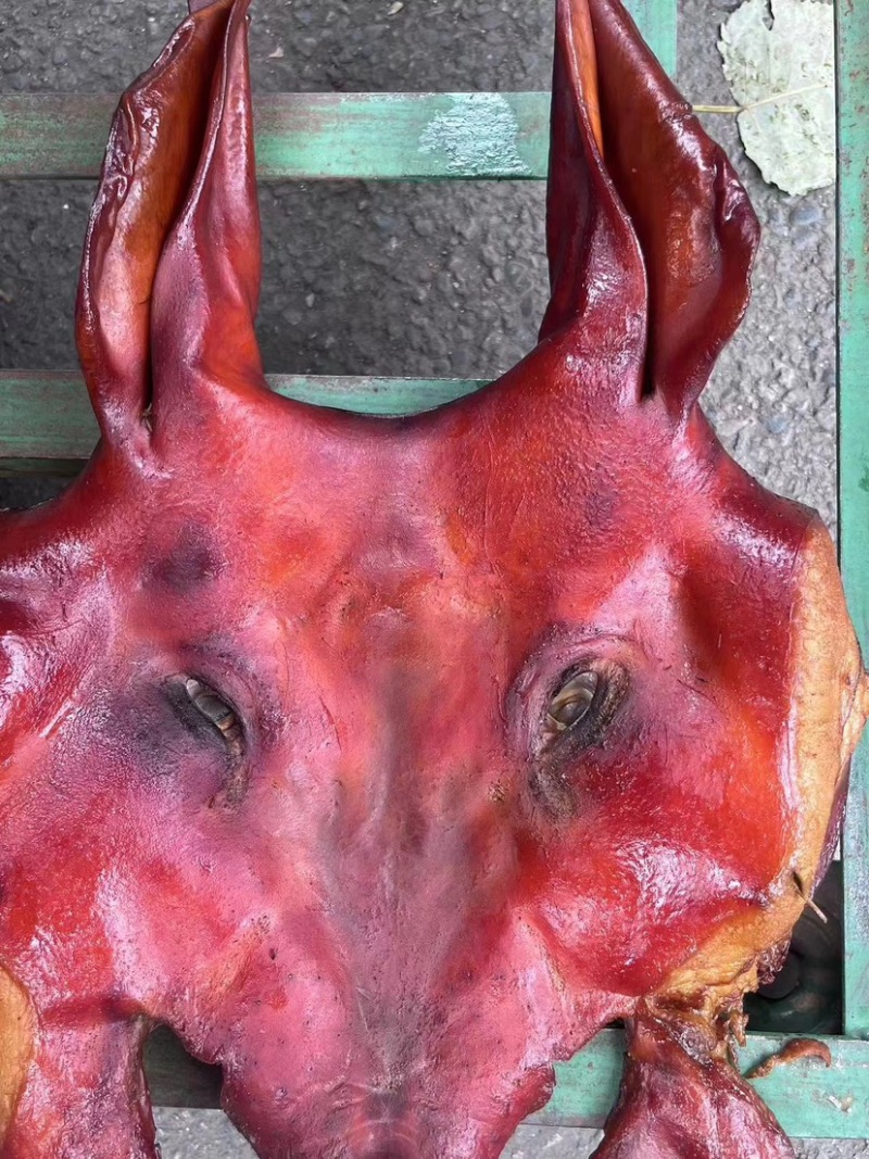 烟熏猪耳朵猪脚猪脸猪拱嘴儿五花腊肉小香猪排