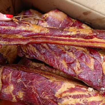 烟熏五花腊肉二刀腊肉纯肉香肠黑五花黄五花腊肉
