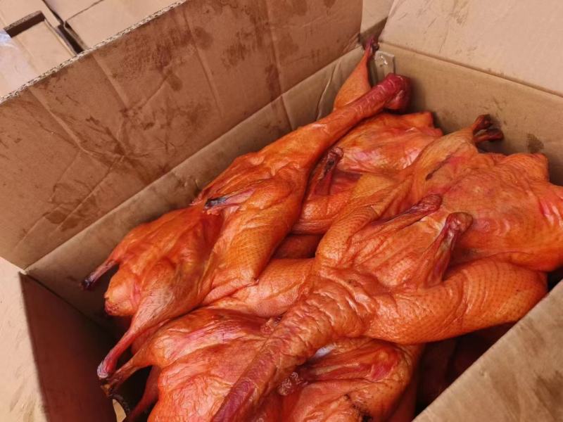 烟熏板鸭卤板鸭一手货源价格美丽库房现货质量保证