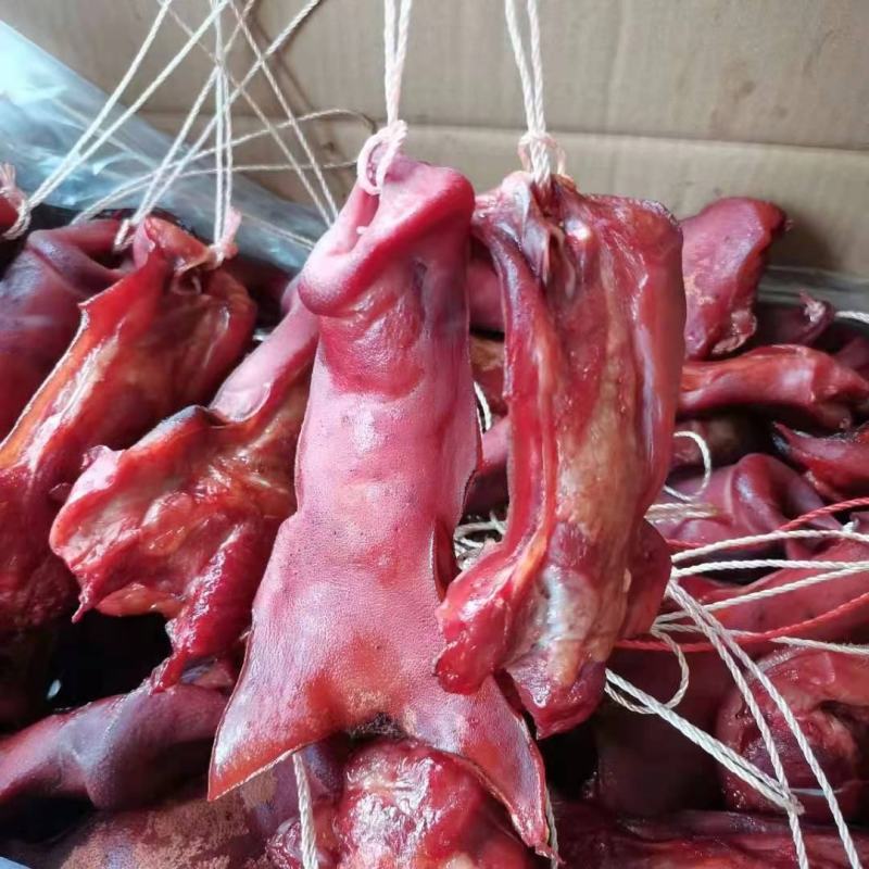 2023烟熏猪拱嘴猪嘴腊猪嘴烟熏猪嘴腊肉香肠库房现货