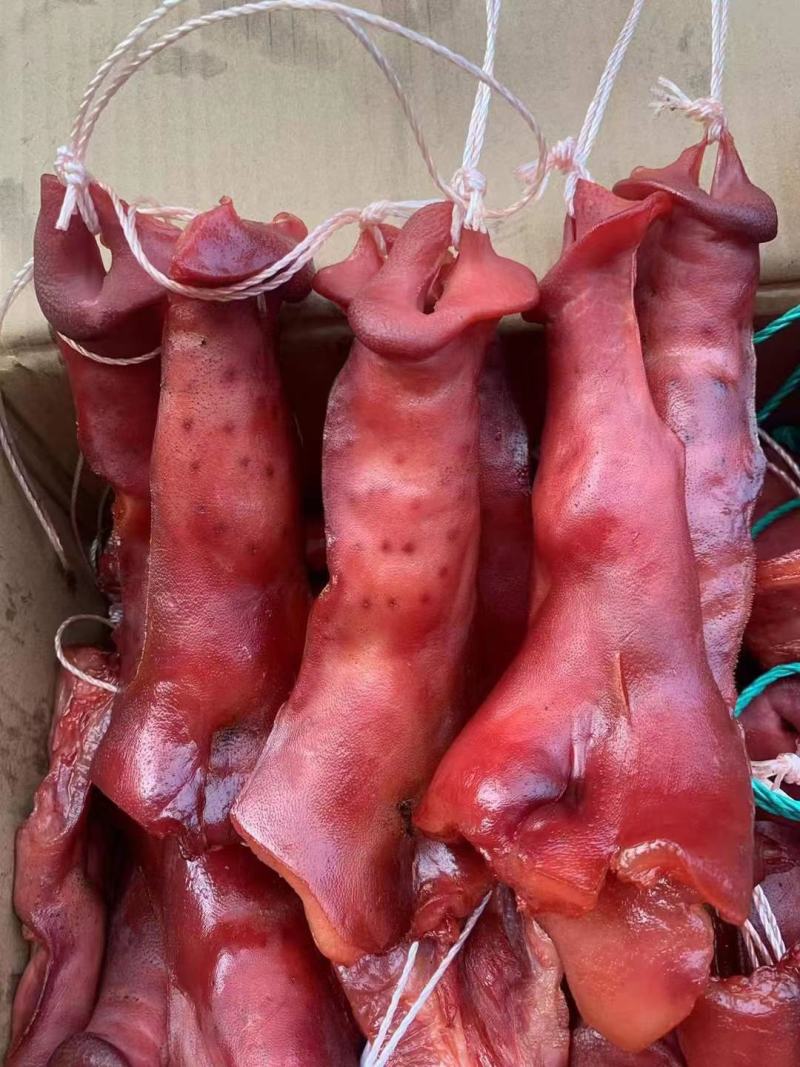 烟熏猪嘴腊猪拱嘴烟熏猪拱嘴腊猪嘴干度好颜色亮味道香