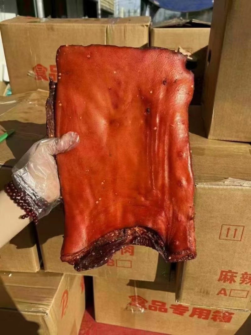 腊肉，小香猪腊肉，腊排，产地供应，现货现发欢迎来电咨询