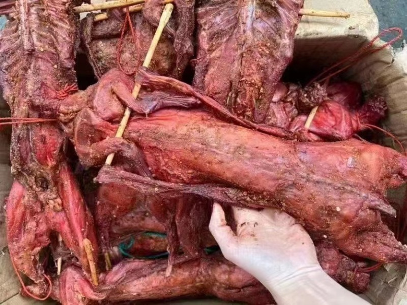 麻辣兔肉，厂家一手货源，对接批发商采购商，欢迎来电咨询