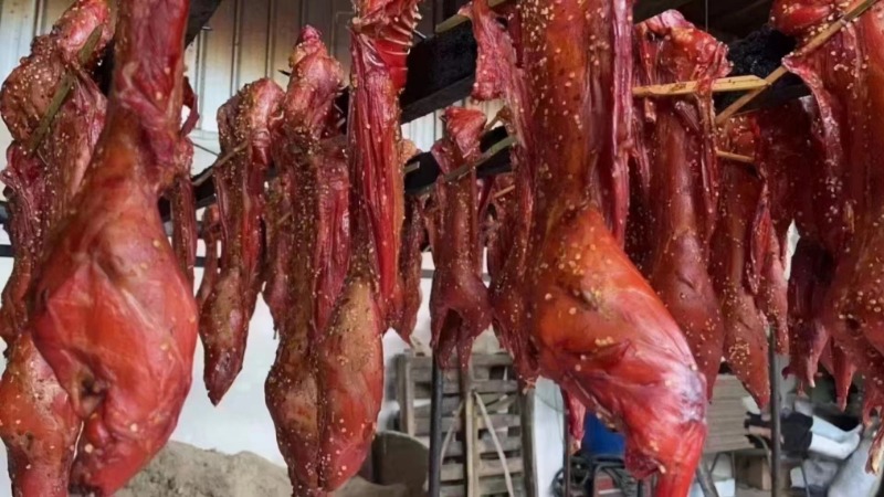 麻辣兔肉，厂家一手货源，对接批发商采购商，欢迎来电咨询