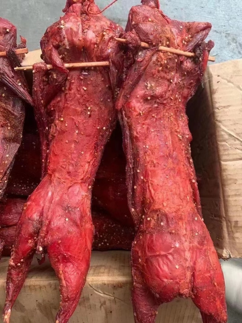 麻辣兔肉，厂家一手货源，对接批发商采购商，欢迎来电咨询