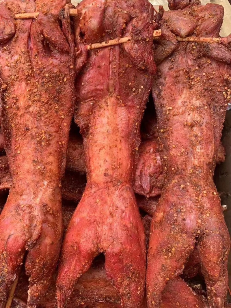 麻辣兔肉，厂家一手货源，对接批发商采购商，欢迎来电咨询