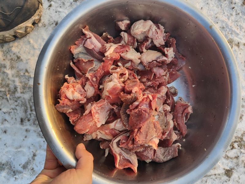 地产牛碎肉，质量如图，纯干货，欢迎咨询合作