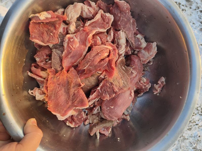 地产牛碎肉，质量如图，纯干货，欢迎咨询合作