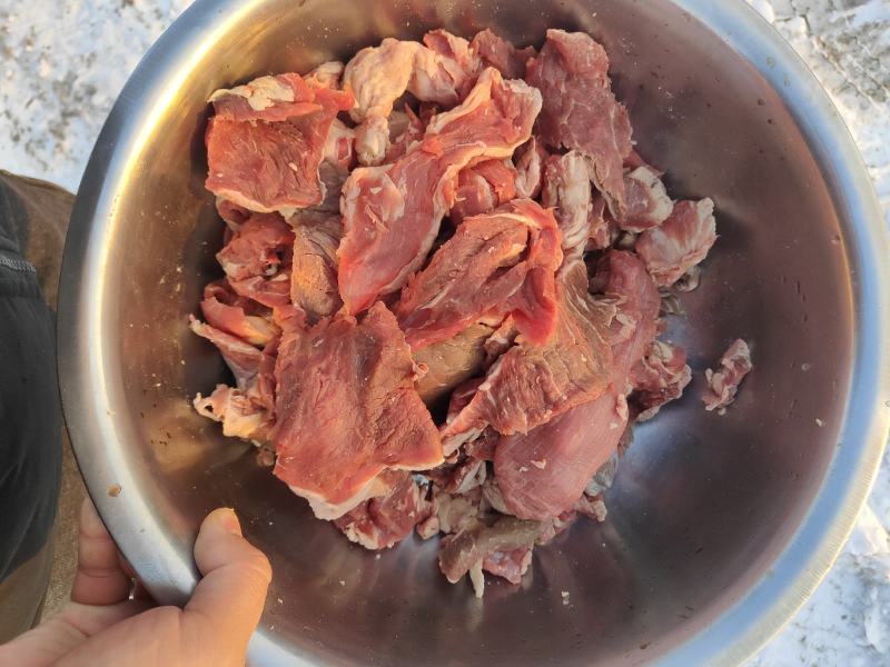 地产牛碎肉，质量如图，纯干货，欢迎咨询合作