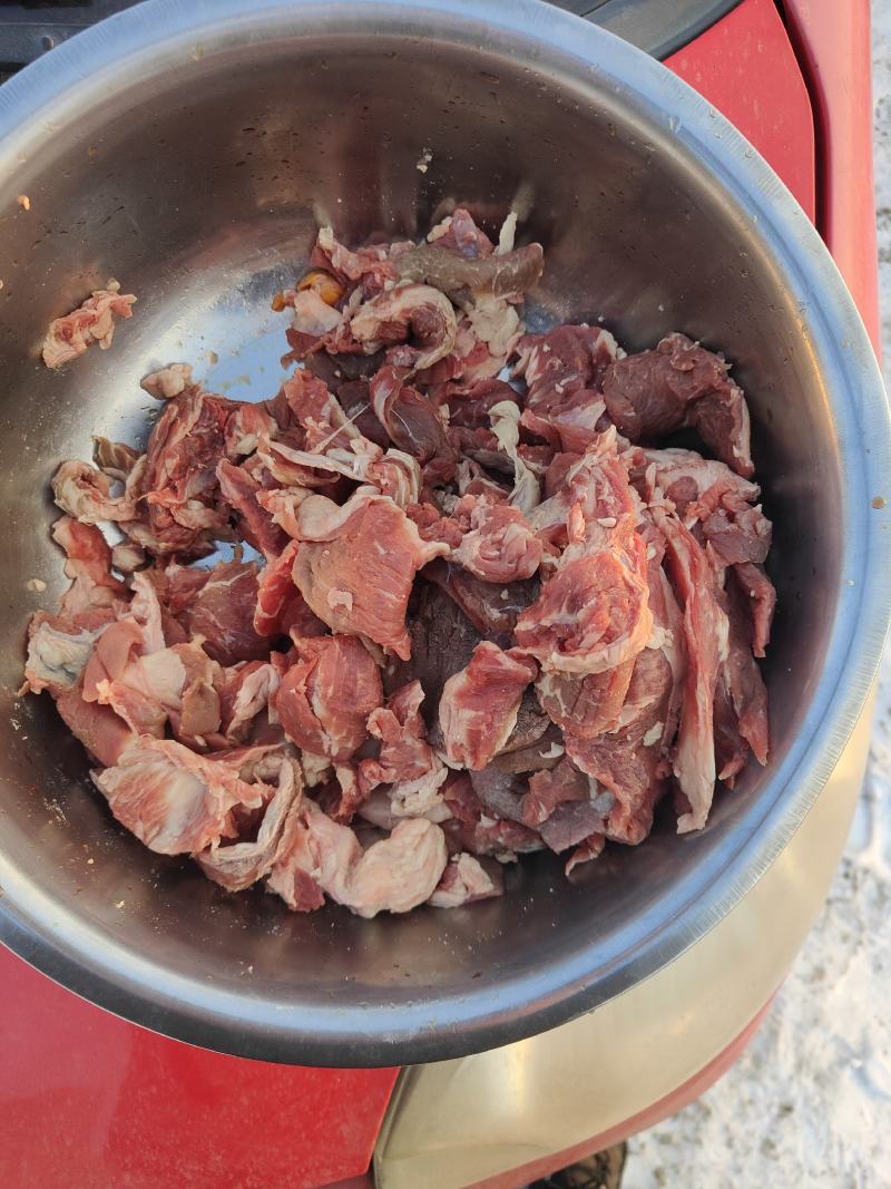 地产牛碎肉，质量如图，纯干货，欢迎咨询合作
