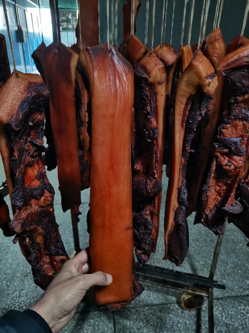 黑五花烟熏带骨五花肉各种腊肉现货供应