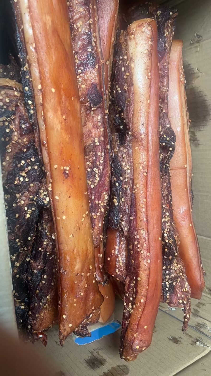 黑五花烟熏带骨五花肉各种腊肉现货供应