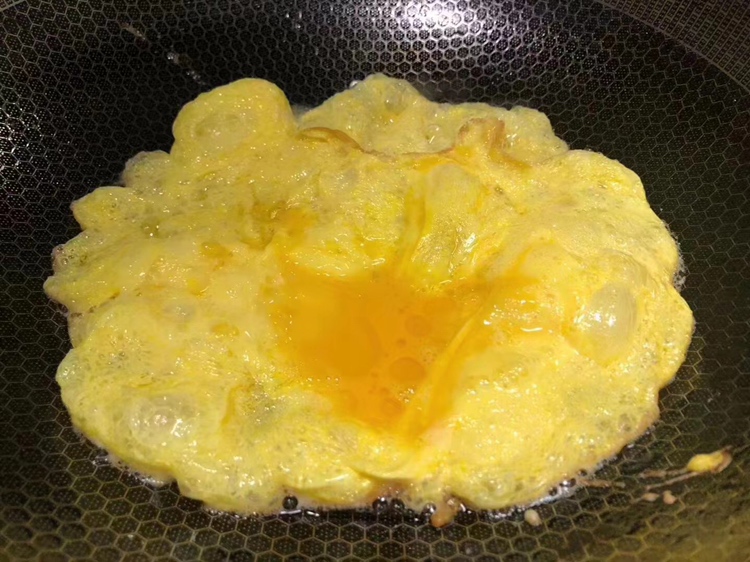 煎鸡蛋过程