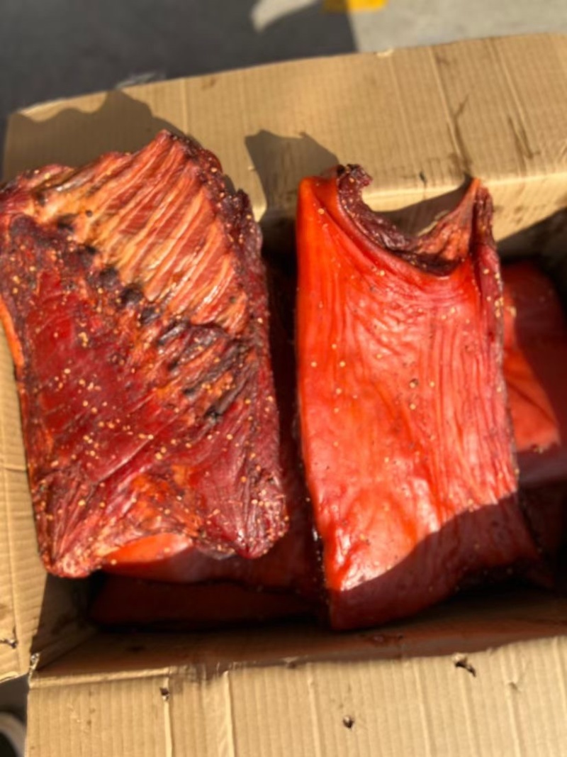 五香小香猪，价格美丽，味道好，货源充足，欢迎致电
