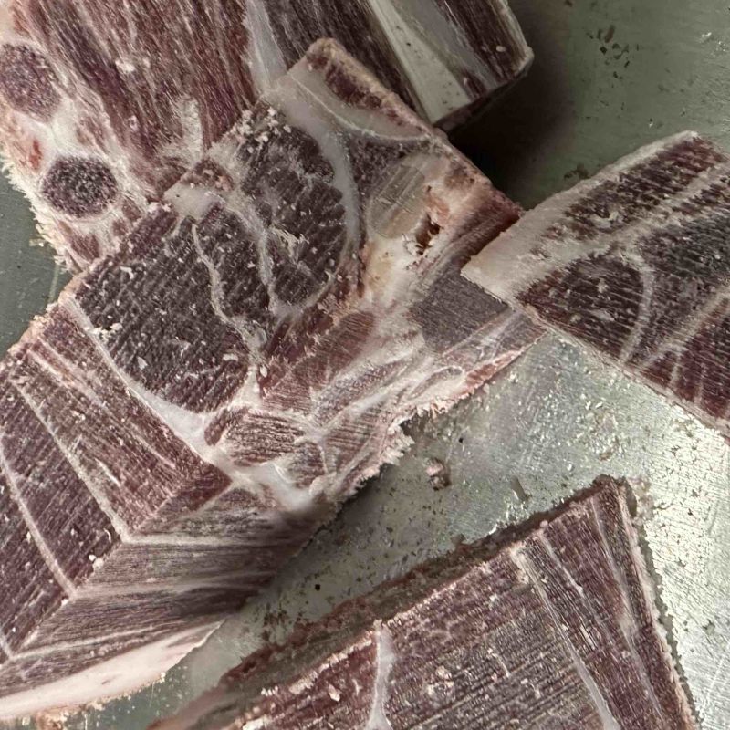 原切满肉羔羊羊排块，货源充足全国发货手续齐全需要联系。