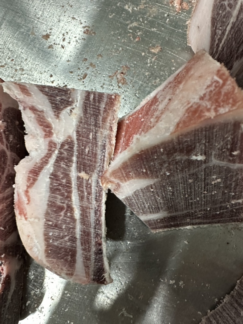 原切满肉羔羊羊排块，货源充足全国发货手续齐全需要联系。
