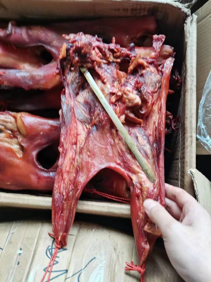 【猪头肉】烟熏猪脸肉，半边猪头，整个都有现货