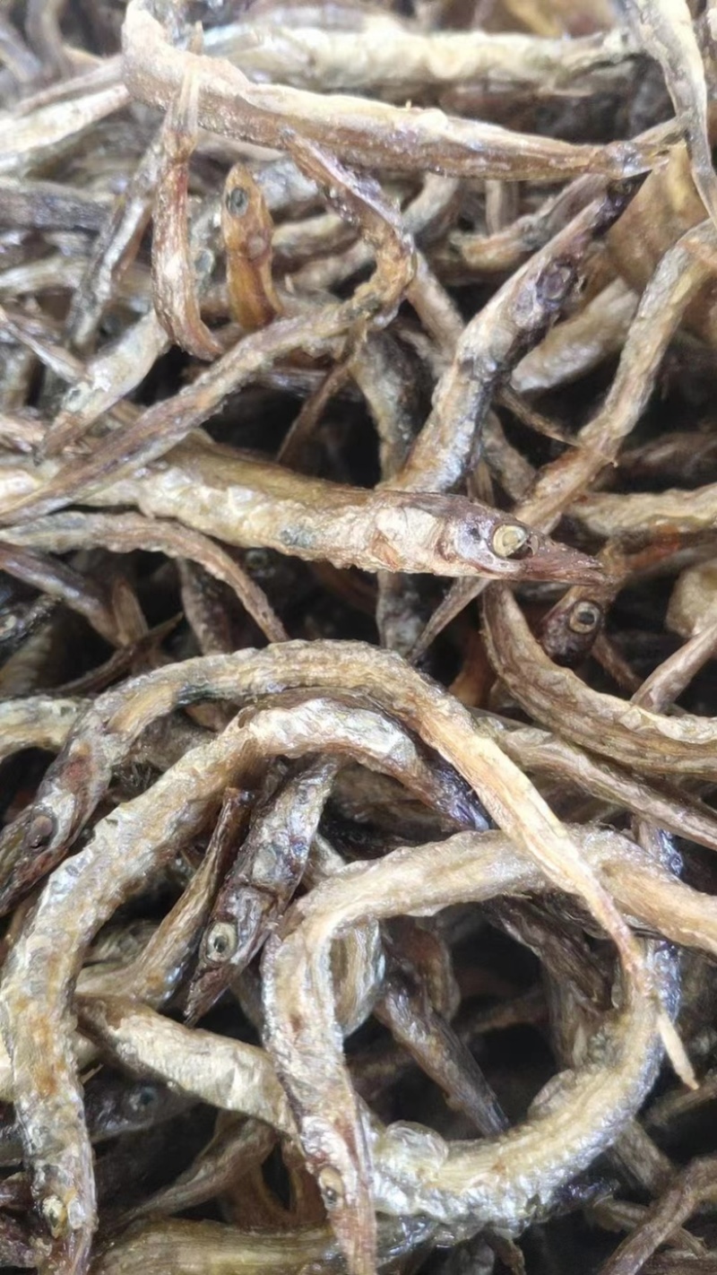 精品油炸针鱼，可即吃可做下饭菜，口感香脆，价格优惠